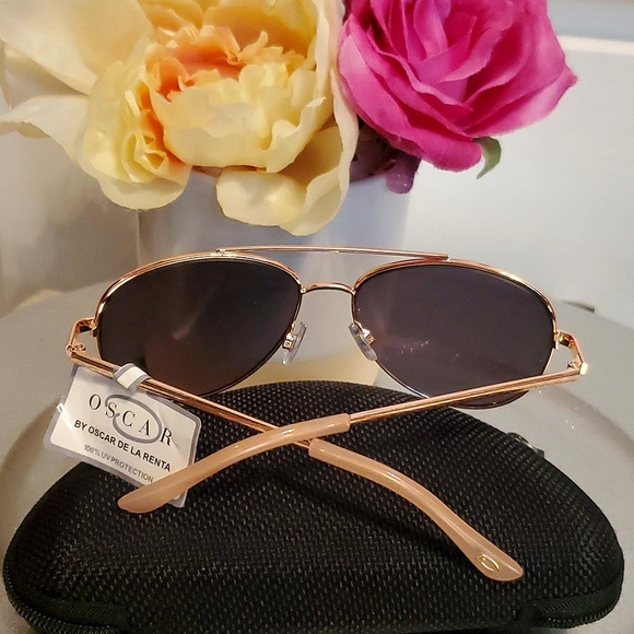 NWT Oscar De La Renta Rose Gold Sunglasses MOD3041  780 main image 10